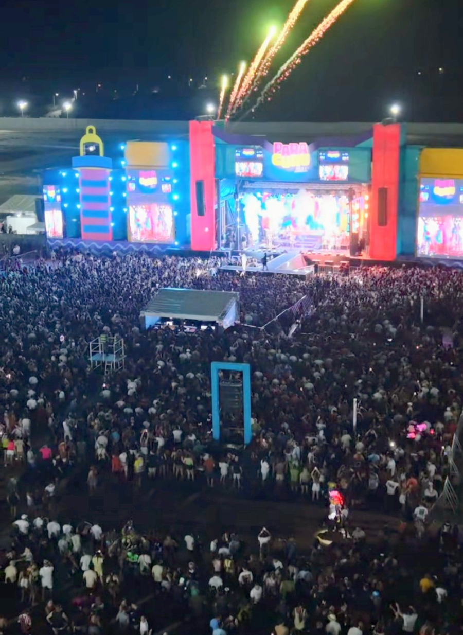 Multidão vibra ao som de Dennis DJ, Zé Cantor, Mara Pavanelly e Jotavê na quarta noite de festa