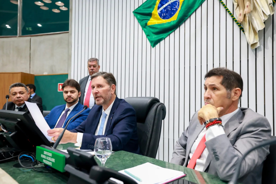 Alece quer atualizar Código de Ética e regulamentar uso das redes sociais por deputados
