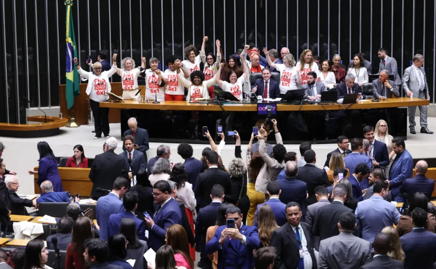 Câmara aprova fim da escala 6×1