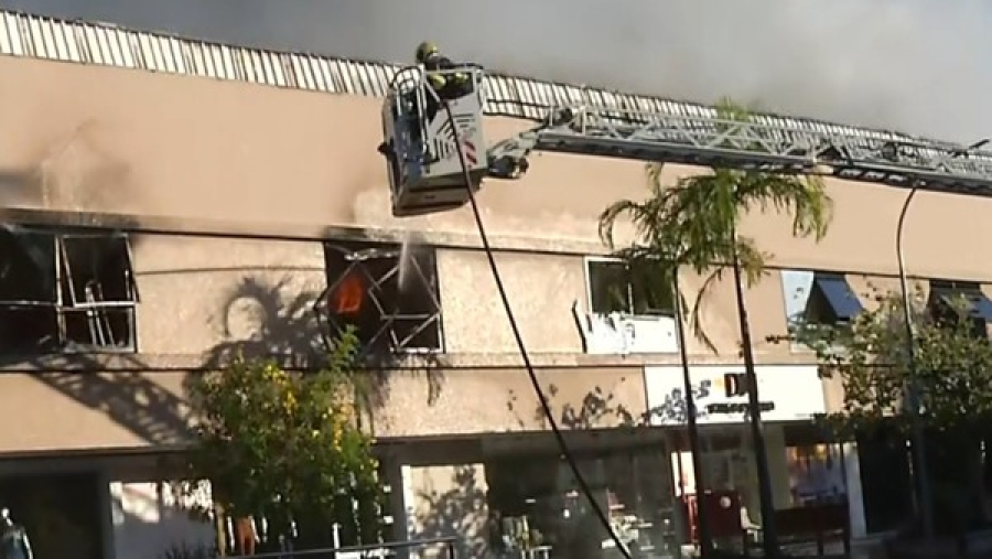 Incêndio de grandes proporções atinge shopping em Fortaleza